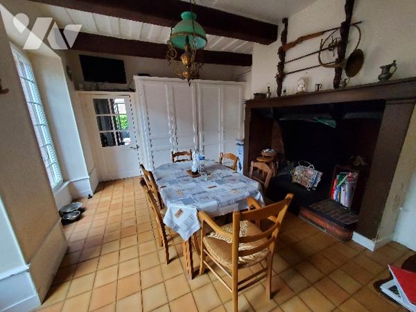 A VENDRE A AUMALE belle demeure d'environ 534 m²