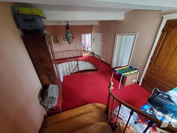 A VENDRE A AUMALE belle demeure d'environ 534 m²