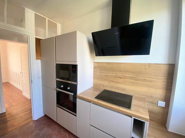 Appartement 3 pièces à vendre à Saint-Germain-en-Laye - Quartier Alsace-Péreire 299 000 € **  - Référence  17905