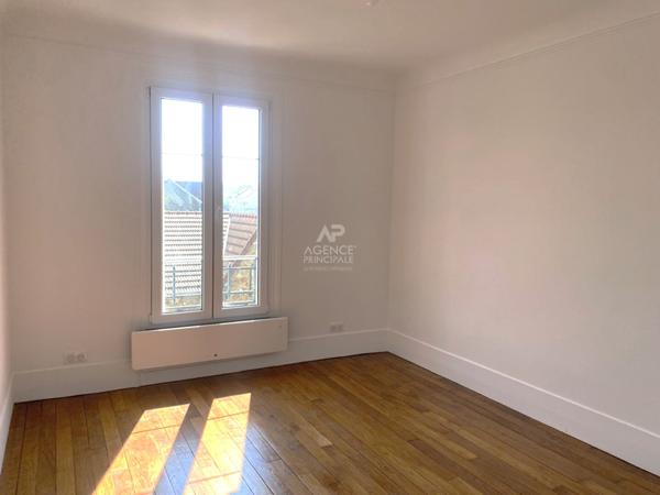 Appartement 3 pièces à vendre à Saint-Germain-en-Laye - Quartier Alsace-Péreire 299 000 € **  - Référence  17905
