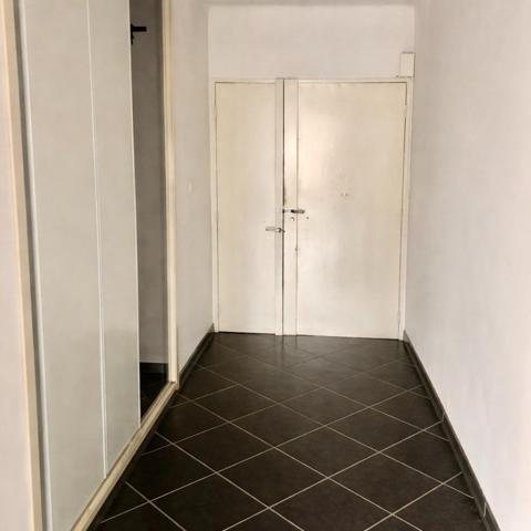 CENTRE VILLE TOULON - TOUT A PROXIMITE - APPARTEMENT DE TYPE 3 - CELLIER -