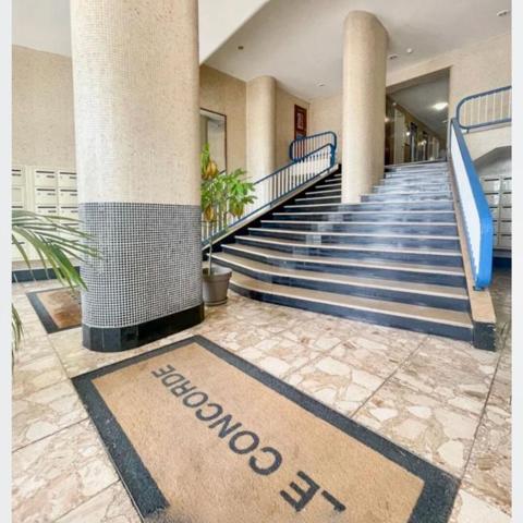 CENTRE VILLE TOULON - TOUT A PROXIMITE - APPARTEMENT DE TYPE 3 - CELLIER -