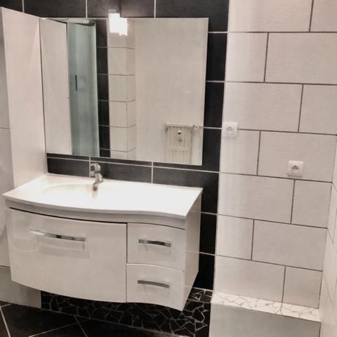 CENTRE VILLE TOULON - TOUT A PROXIMITE - APPARTEMENT DE TYPE 3 - CELLIER -