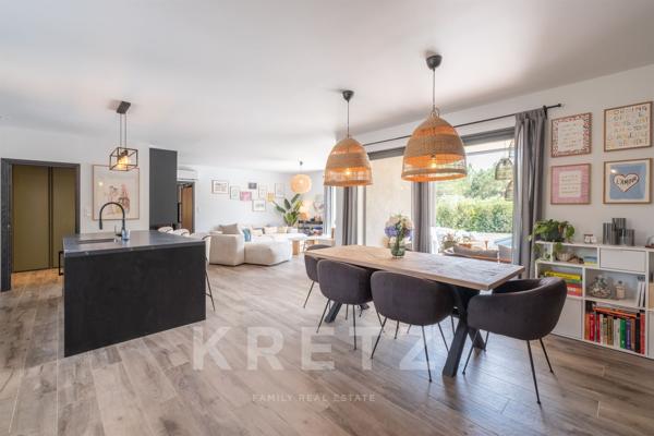 Villa contemporaine au coeur du maquis
