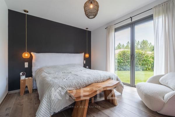 Villa contemporaine au coeur du maquis