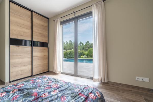 Villa contemporaine au coeur du maquis
