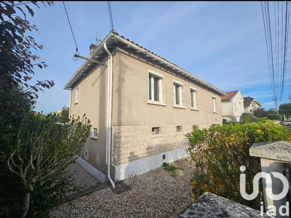 Maison 4 pièces de 125 m² à Angoulême (16000)