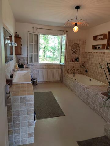 Maison à vendre 7 pièces VOEUIL ET GIGET (16)