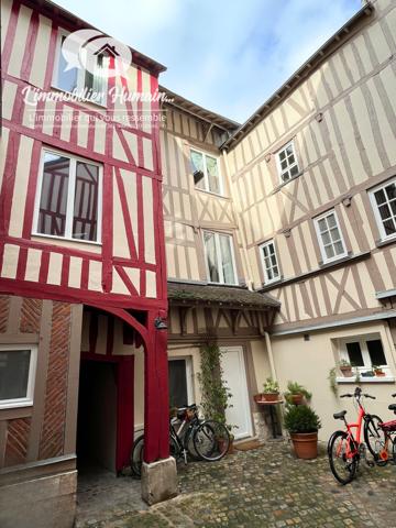 AU CŒUR DE ROUEN, DUPLEX DE CHARME EN DERNIER ÉTAGE