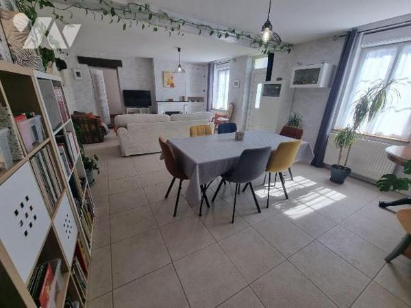 A vendre à Romorantin (41), située dans un quartier prisé pour son calme et sa qualité de vie, ...
