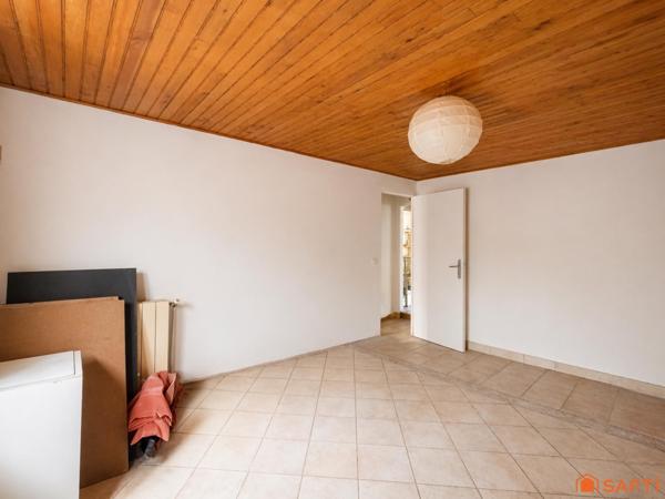 Maison autonome en pleine nature