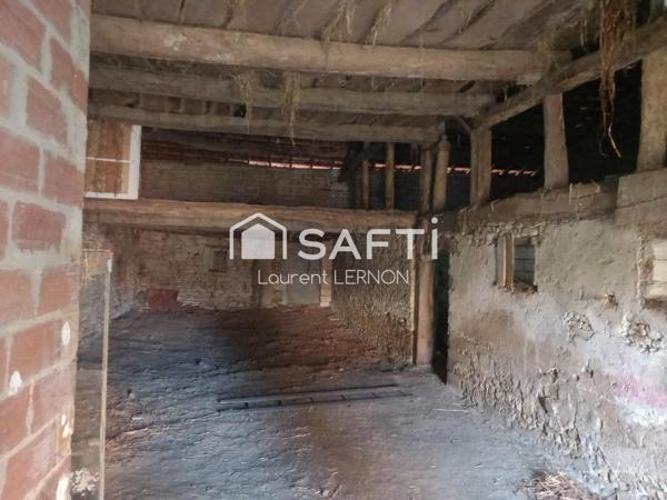 MAISON DE VILLAGE A RENOVER AVEC 2 GRANGES