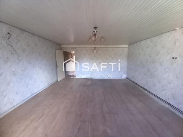 MAISON DE VILLAGE A RENOVER AVEC 2 GRANGES