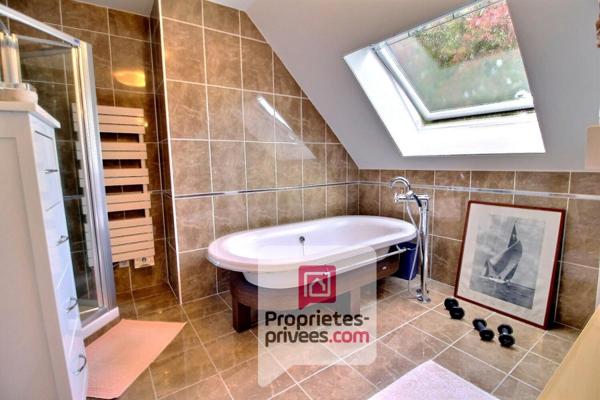 A VENDRE LONGERE DE CARACTERE à PAUCOURT - ENVIRONNEMENT EXCEPTIONNEL à 1h de PARIS