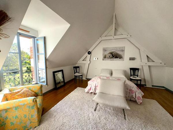 A VENDRE LONGERE DE CARACTERE à PAUCOURT - ENVIRONNEMENT EXCEPTIONNEL à 1h de PARIS