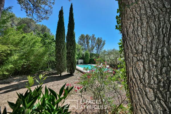 Grande bastide familiale avec piscine et mazet dans le quartier de la Cigale