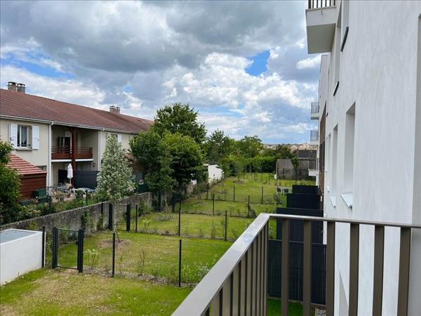 Appartement à louer 1 171 € CC ACHERES 3 p 64 m² DPE C