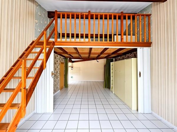 RARE !!! Maison de 230 M² DE SURFACE COMPRENANT UNE MAISON, UN GARAGE POUR BATEAU ET UN STUDIO sur RIVEDOUX PLAGE (17)