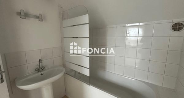 Location Studio 30 m² - Triel-sur-seine 78510