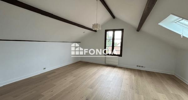 Location Studio 30 m² - Triel-sur-seine 78510
