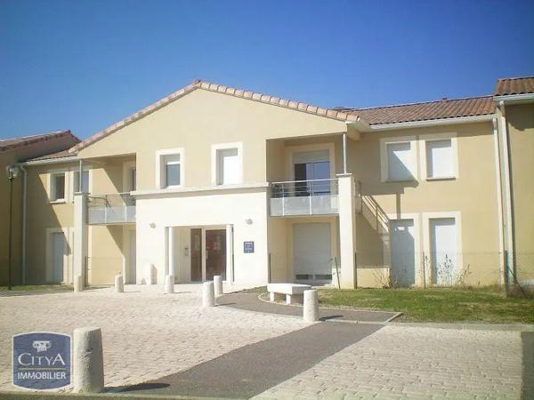 Appartement à louer 2 pièces 49.44m² Lectoure (32700)