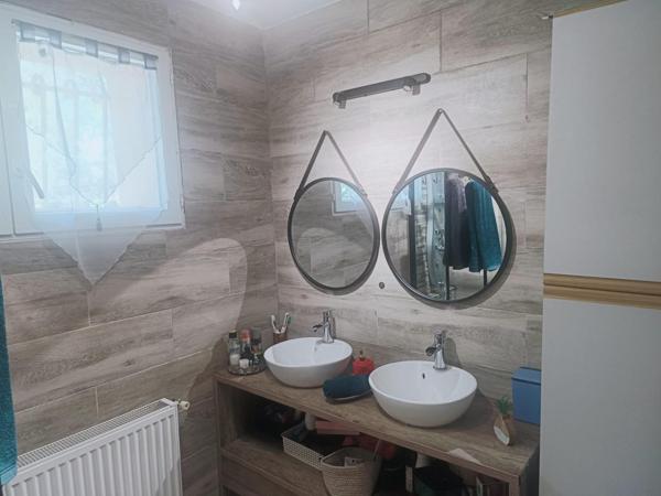 Grande maison sur deux niveaux, Idéale pour investissement ou résidence principale