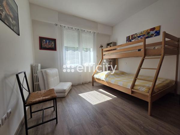 Appartement
         3 pièces
        - 72 m² Bien prestige 480 000 € *