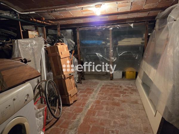 Appartement
         3 pièces
        - 72 m² Bien prestige 480 000 € *