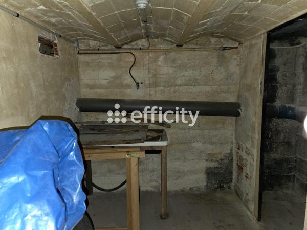 Appartement
         3 pièces
        - 72 m² Bien prestige 480 000 € *