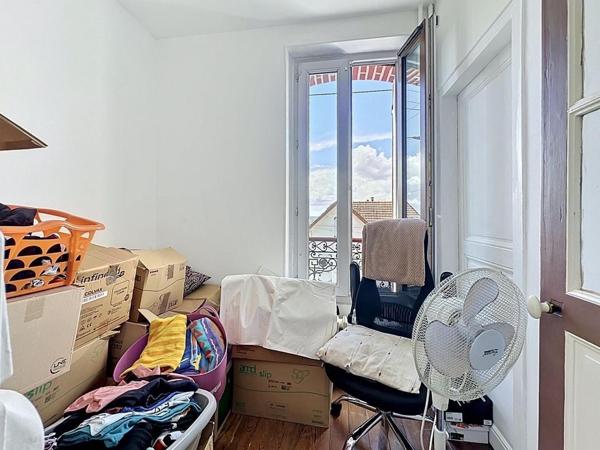 Maison meulière avec jardin sud & garage — RER D à pied !