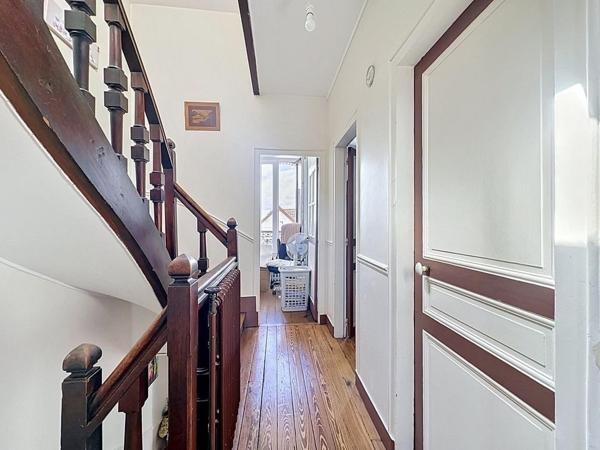 Maison meulière avec jardin sud & garage — RER D à pied !