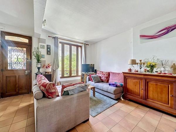 Maison meulière avec jardin sud & garage — RER D à pied !