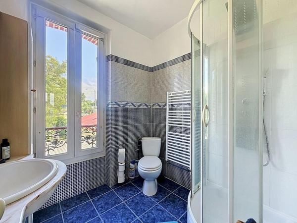 Maison meulière avec jardin sud & garage — RER D à pied !