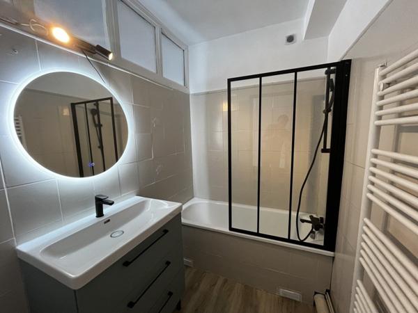 Appartement à louer 740 € CC Bourges 2 p 48 m² DPE D