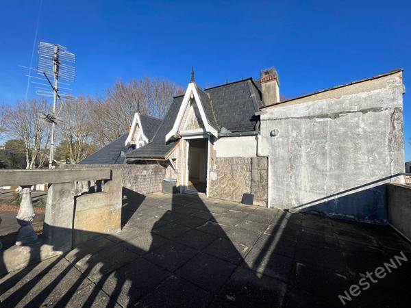 AGEN - immeuble de caractère de 355 m² avec dépendance de 60 m² jardin et garages sur un terrain de 2600 m² environ..