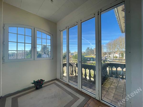 AGEN - immeuble de caractère de 355 m² avec dépendance de 60 m² jardin et garages sur un terrain de 2600 m² environ..
