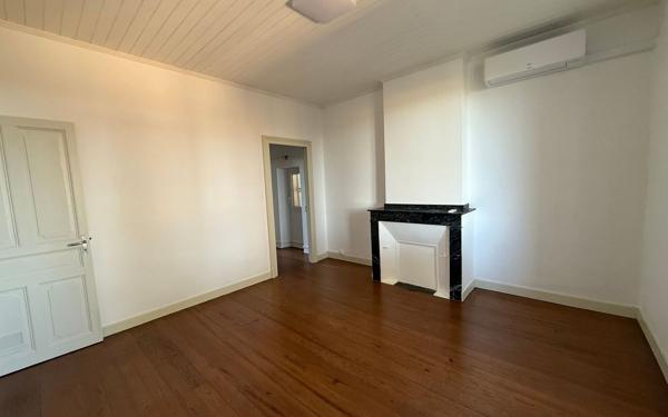 Maison à louer    3 pièces • 114 m2 Guitalens-L'Albarède