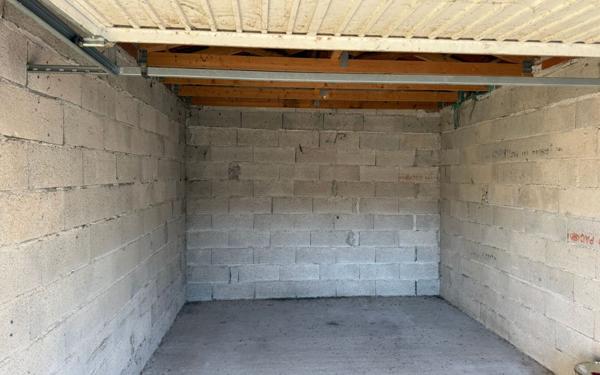 Maison à louer    3 pièces • 114 m2 Guitalens-L'Albarède