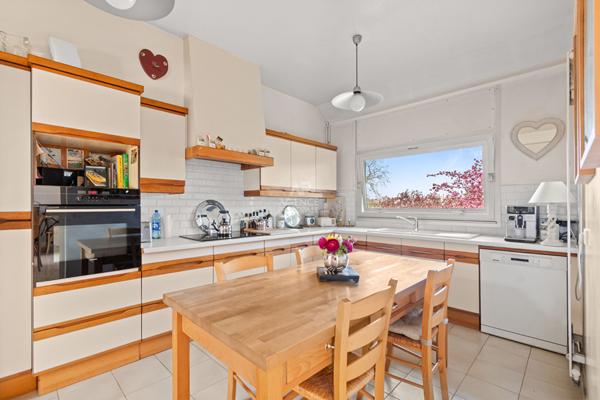 Maison Saint Germain En Laye 7 pièces 185 m2 €1 352 000 ** - Référence 17859