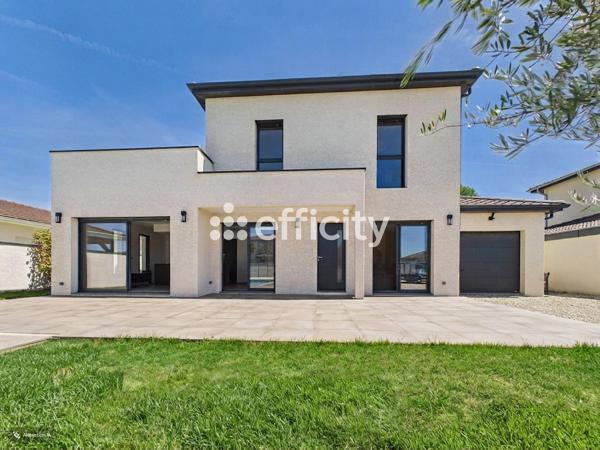 Maison
         5 pièces
        - 163 m² Bien prestige 479 000 € *