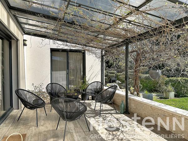 Maison familiale avec piscine et solarium à vendre à Saint-Martin-de-Crau ? Caphan, sans vis-à-vis