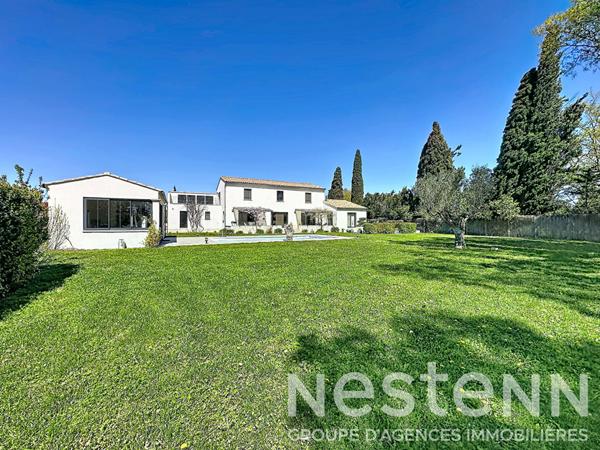 Maison familiale avec piscine et solarium à vendre à Saint-Martin-de-Crau ? Caphan, sans vis-à-vis