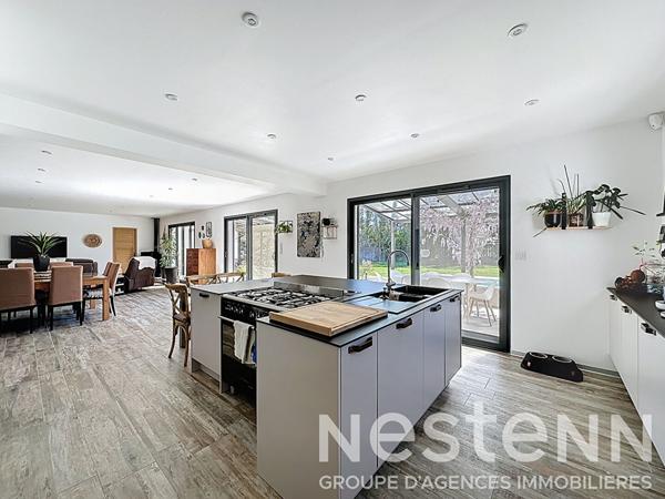 Maison familiale avec piscine et solarium à vendre à Saint-Martin-de-Crau ? Caphan, sans vis-à-vis