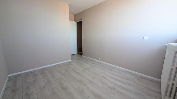 Appartement à ROUBAIX, 59100 - 3 pièces 75m²