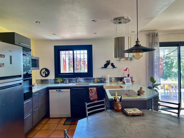 Belle villa d'Architecte - de nouveau à la vente