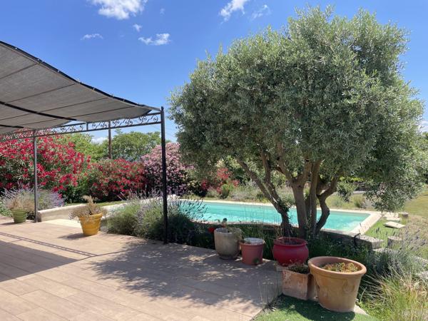 Belle villa d'Architecte - de nouveau à la vente