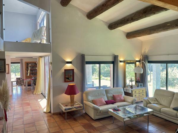 Belle villa d'Architecte - de nouveau à la vente