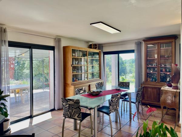 Belle villa d'Architecte - de nouveau à la vente
