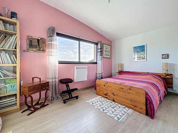 PLOUGONVELIN - Maison contemporaine 143m² sur 891m² de terrain paysagé