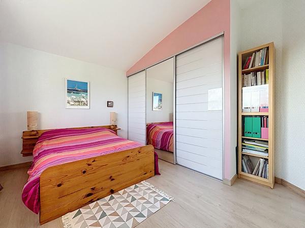 PLOUGONVELIN - Maison contemporaine 143m² sur 891m² de terrain paysagé